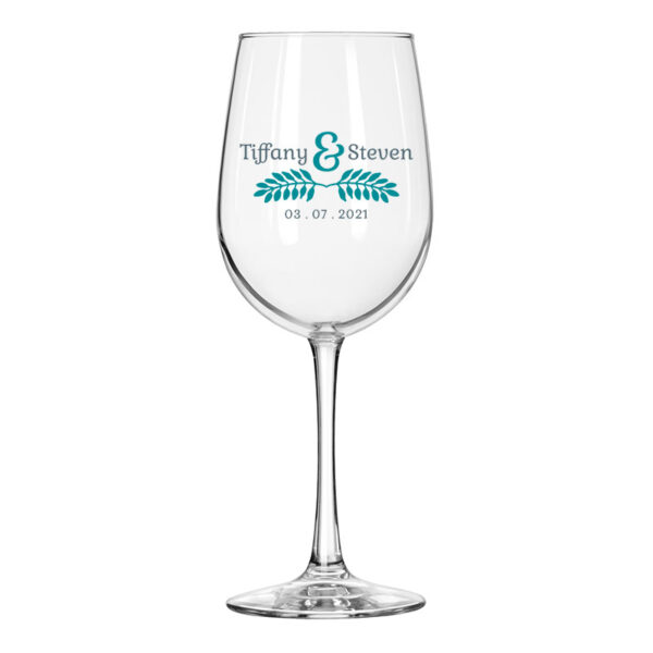 The elegant 16 oz Vina Tall Wine glass will give any bar or restaurant an extra touch of sophistication. Perfectly balanced for serving trays and tabletops.